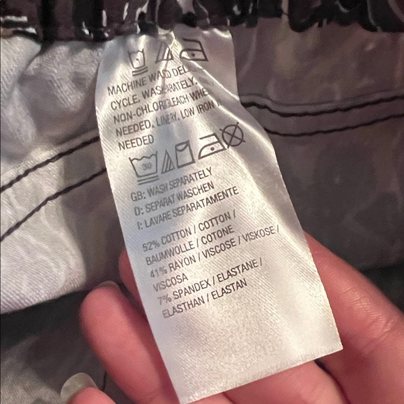 Patterned Pants - Picture 6 of 6